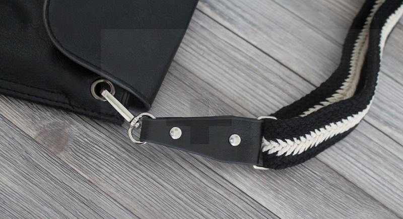 Fém karabiner bőr betéttel Gomb, kapocs